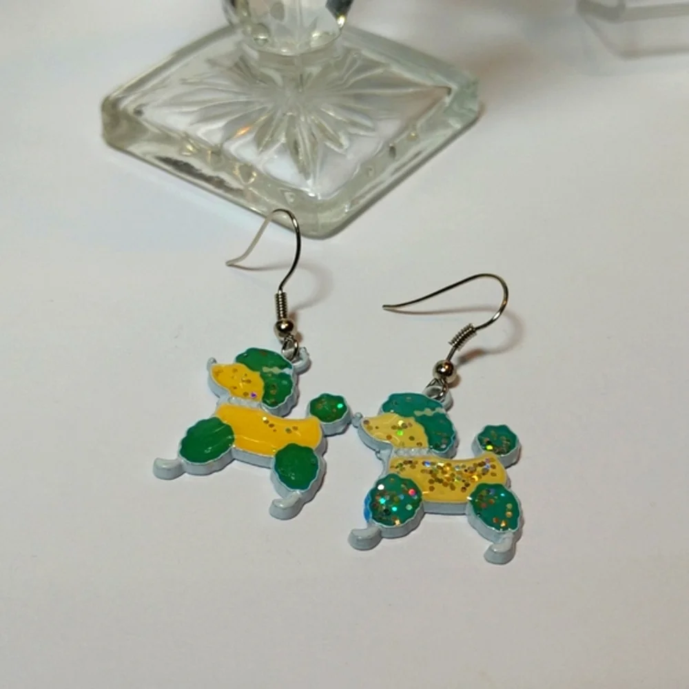 🩸FREE WITH JEWELRY BUNDLE 🩸🆕🐾🐩🐩🐾Lil Girl's French Poodle Earrings